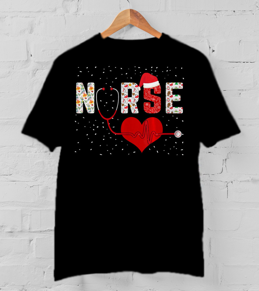 Nurse Christmas Heart Stethoscope Snowflakes Santa Hat T-Shirt