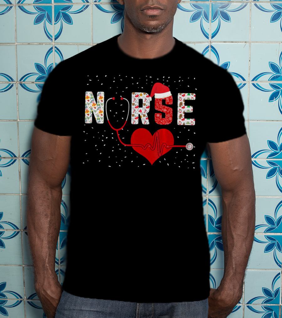 Nurse Christmas Heart Stethoscope Snowflakes Santa Hat T-Shirt