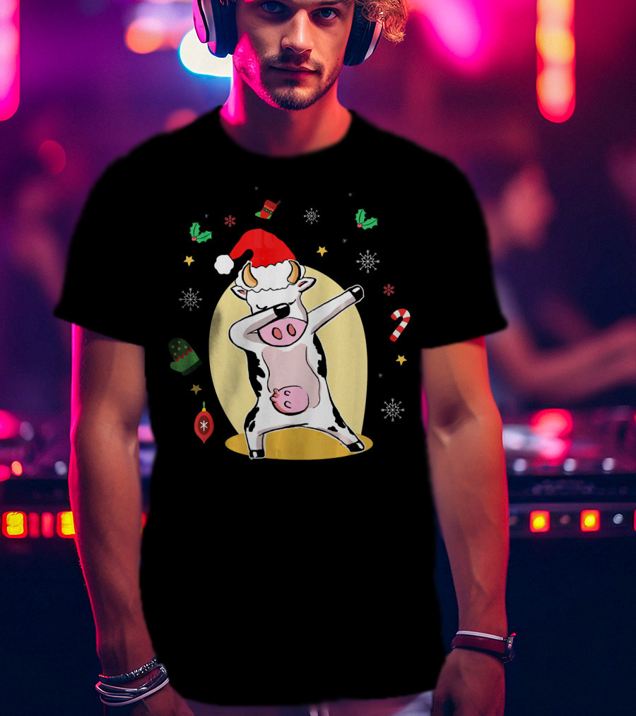 Cute Cow Dabbing Merry Santa Hat Christmas Candy Cane Snowflakes T-Shirt