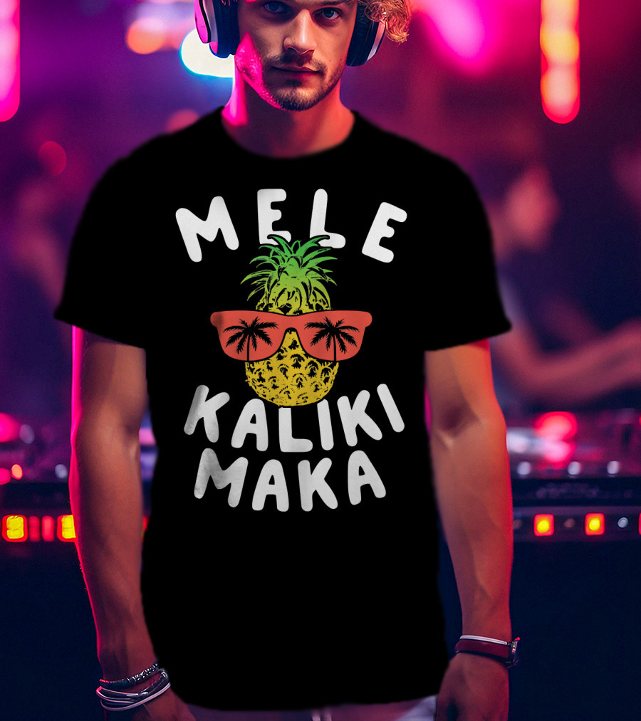 Mele Kalikimaka Pineapple With Sunglasses And Palm Trees T-Shirt