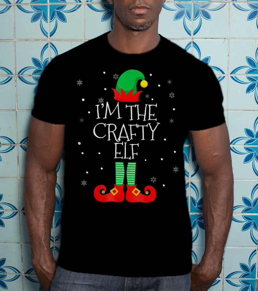 I'M THE CRAFTY ELF Snowflakes Festive Green Hat With Red Shoes T-Shirt