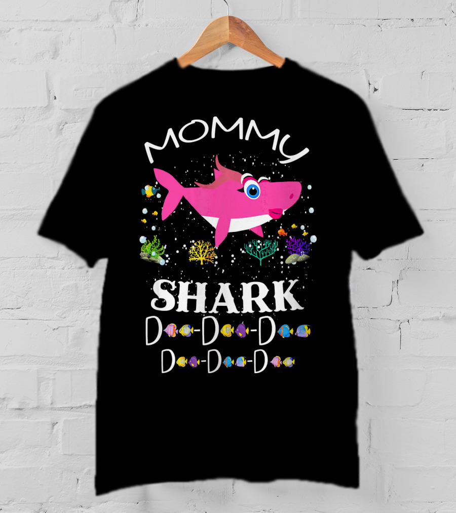 Mommy Shark Doo Doo Doo Colorful Underwater Scene T-Shirt