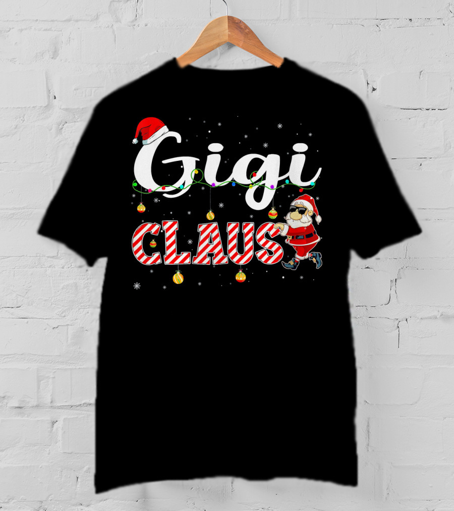 Gigi Claus Santa Hat Christmas Ornaments Snowflakes T-Shirt