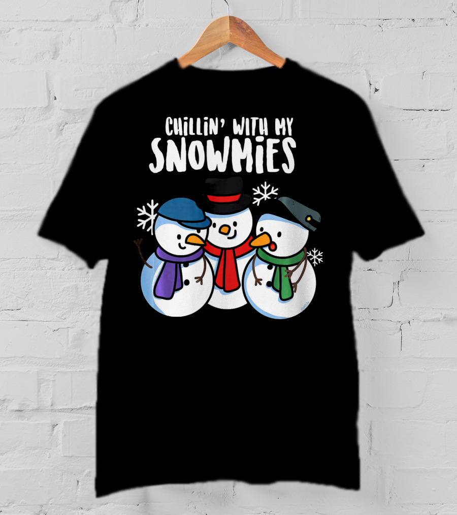 Chillin' With My Snowmies Snowmen In Winter Hats And Scarves T-Shirt