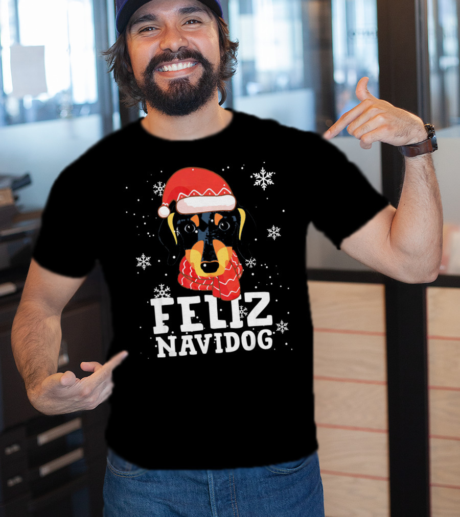 Feliz Navidog Dachshund Dog Christmas Snowflakes Santa Hat Scarf T-Shirt