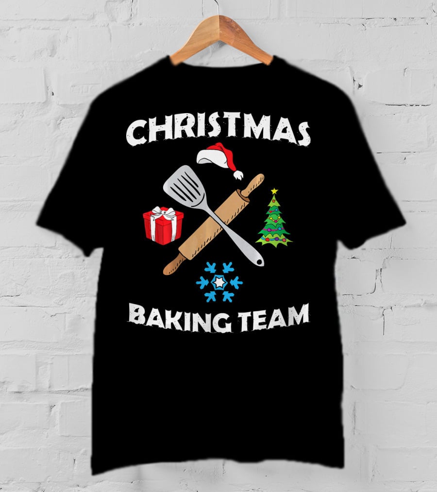 Christmas Baking Team Santa Hat Spatula Rolling Pin Tree Gift Snowflakes T-Shirt