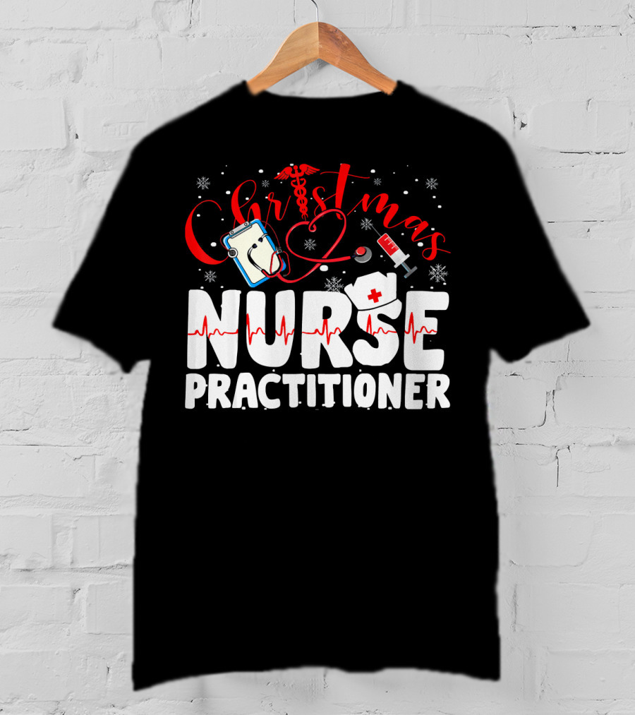 Christmas Nurse Practitioner Funny Nurse Clipboard Syringe Snowflakes T-Shirt