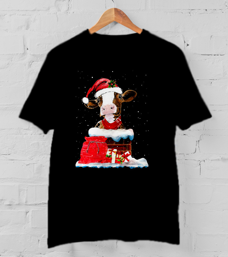 Cow With Santa Hat In Chimney And Christmas Gifts T-Shirt