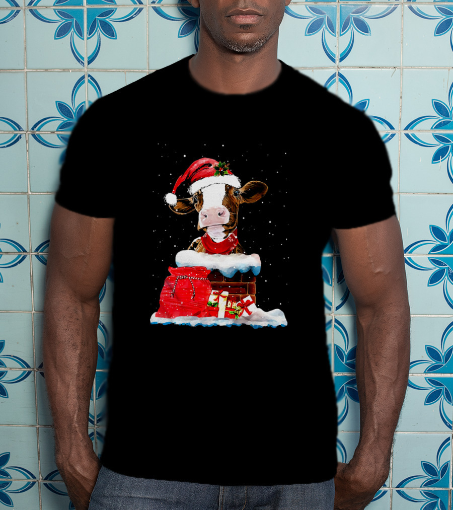 Cow With Santa Hat In Chimney And Christmas Gifts T-Shirt