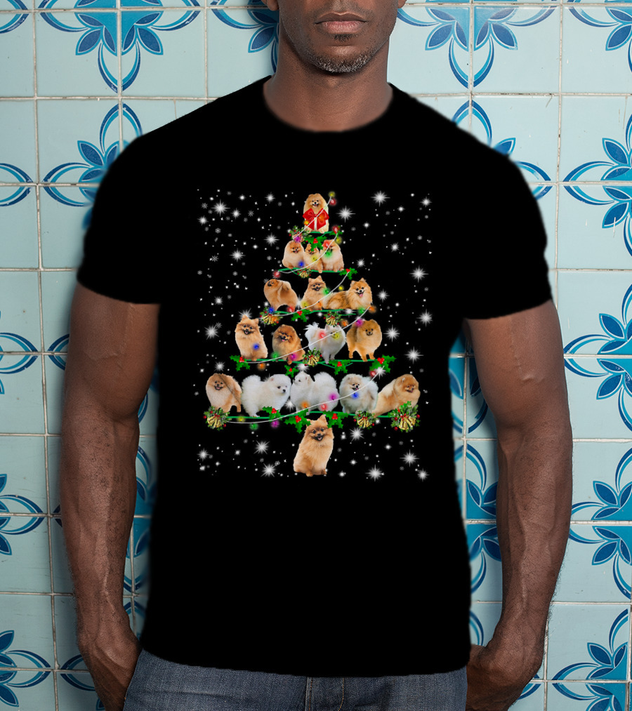 Cute Pomeranian Christmas Tree With Fairy Lights And Starry Background T-Shirt