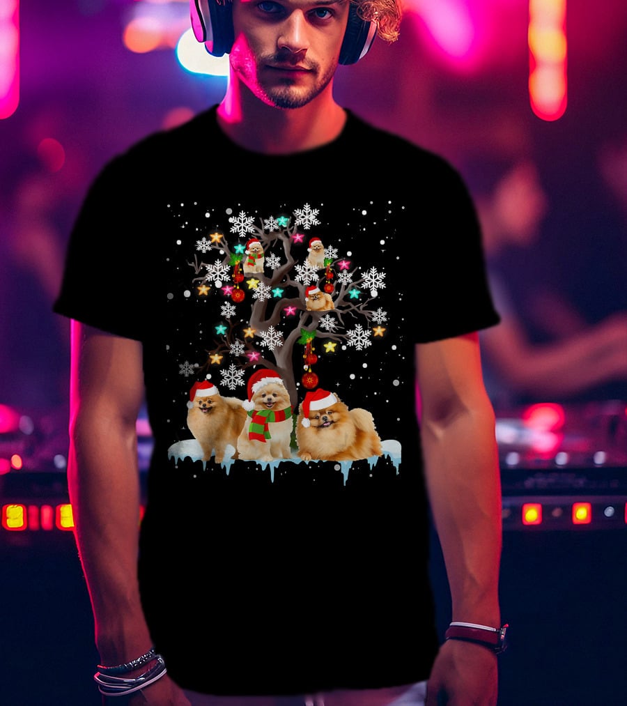 Pomeranian Santa Hat Snowflakes Christmas Tree T-Shirt