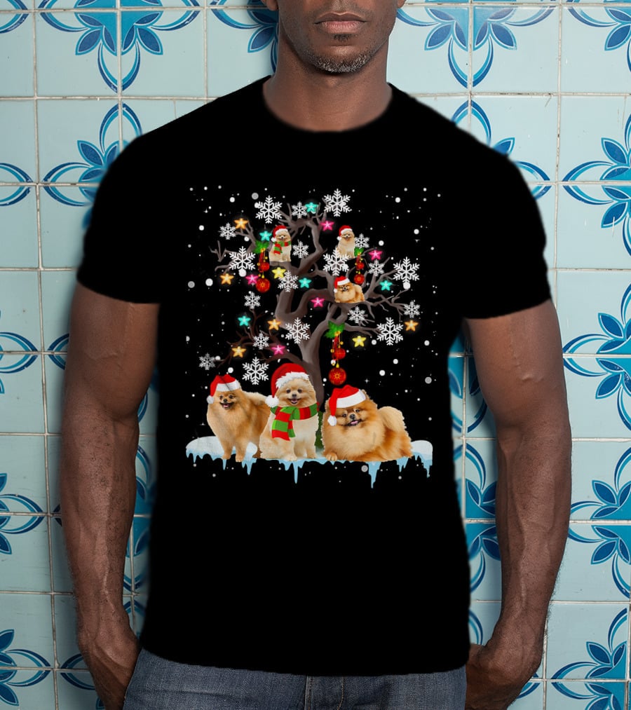 Pomeranian Santa Hat Snowflakes Christmas Tree T-Shirt