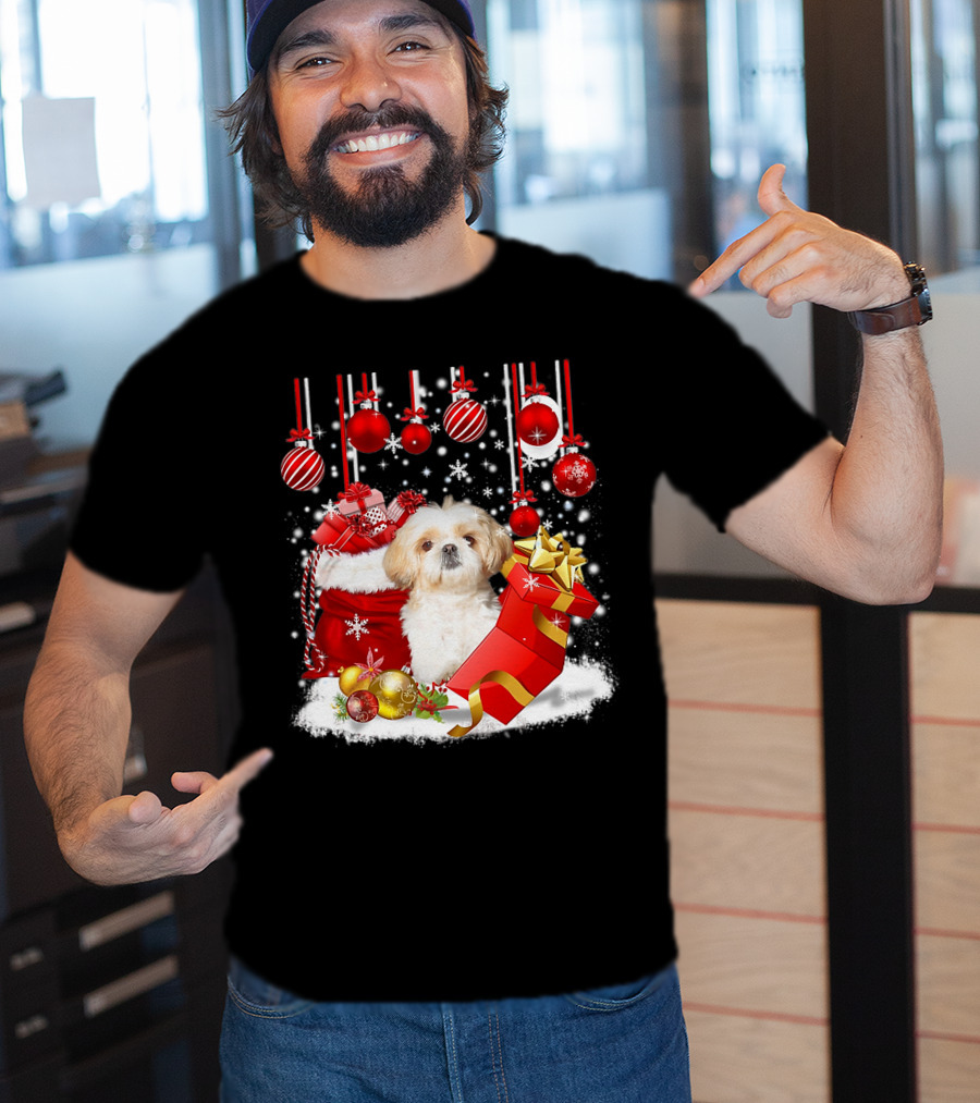 Shih Tzu Christmas Holiday Decorations With Dog And Festive Snow Ornaments T-Shirt