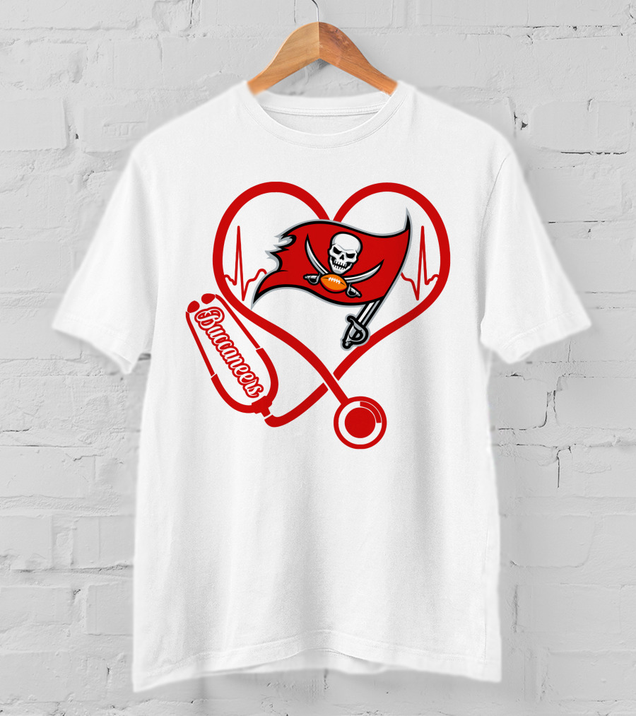 Nurse Buccaneers Heart Stethoscope Tampa Bay Flag T-Shirt